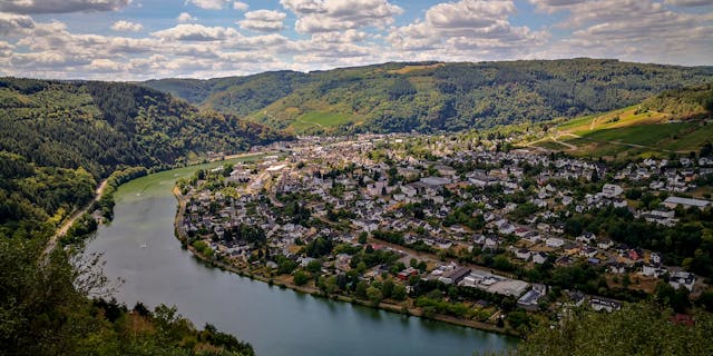 The picturesque town, nestled in Tennessee's hills above a river